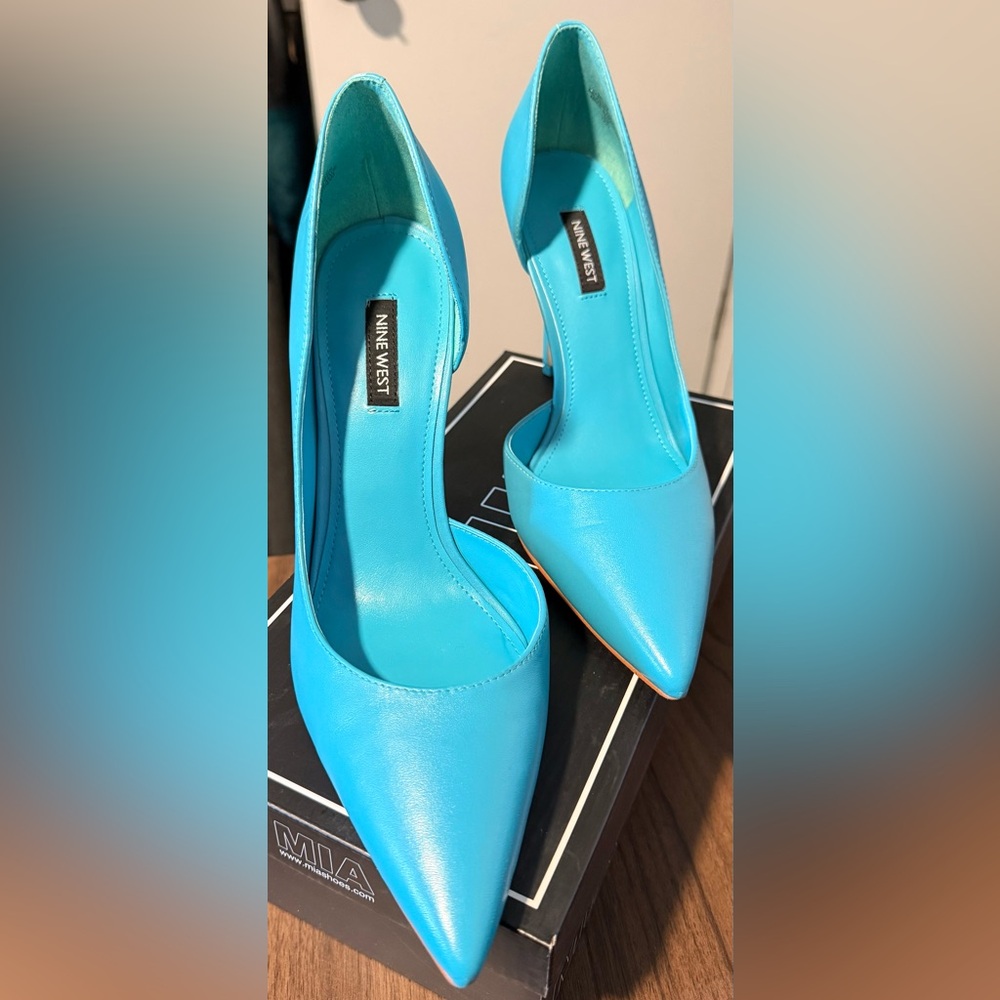 Nine West Sky Blue Pointed Heels